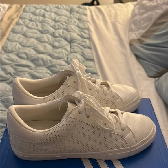 A New Day Women's White Sneakers - Picture 3 of 4